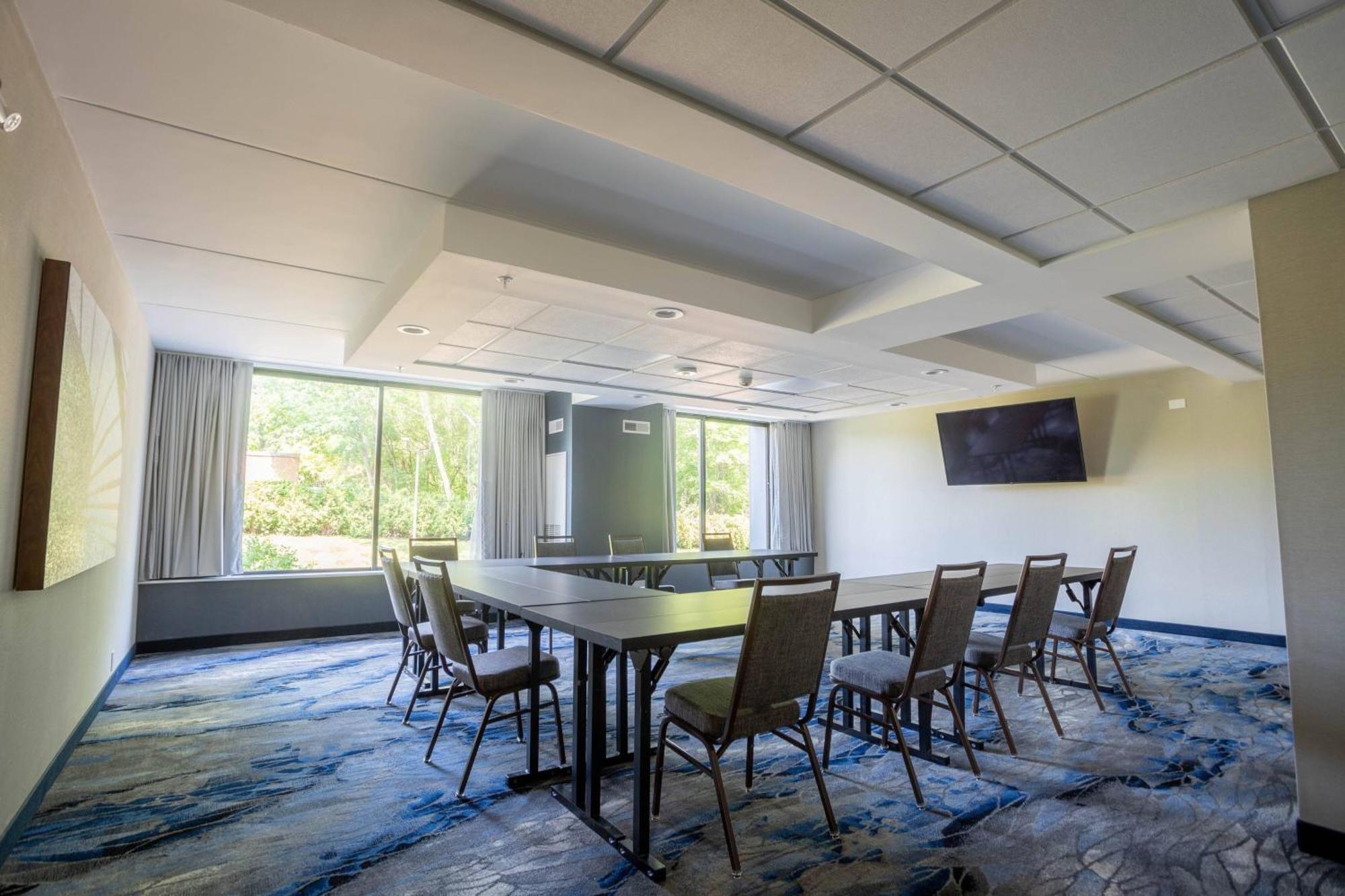Fairfield Inn & Suites Springfield Enfield Exterior photo